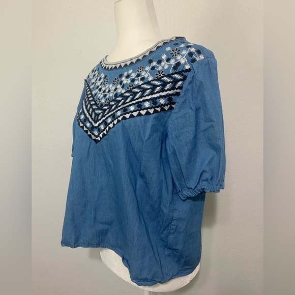 Velzera women's M boxy puff sleeve embroidered peasant top with keyhole back EUC - Picture 6 of 9